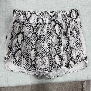 Vitality / Balance Athletica Breeze Short Python Size Large